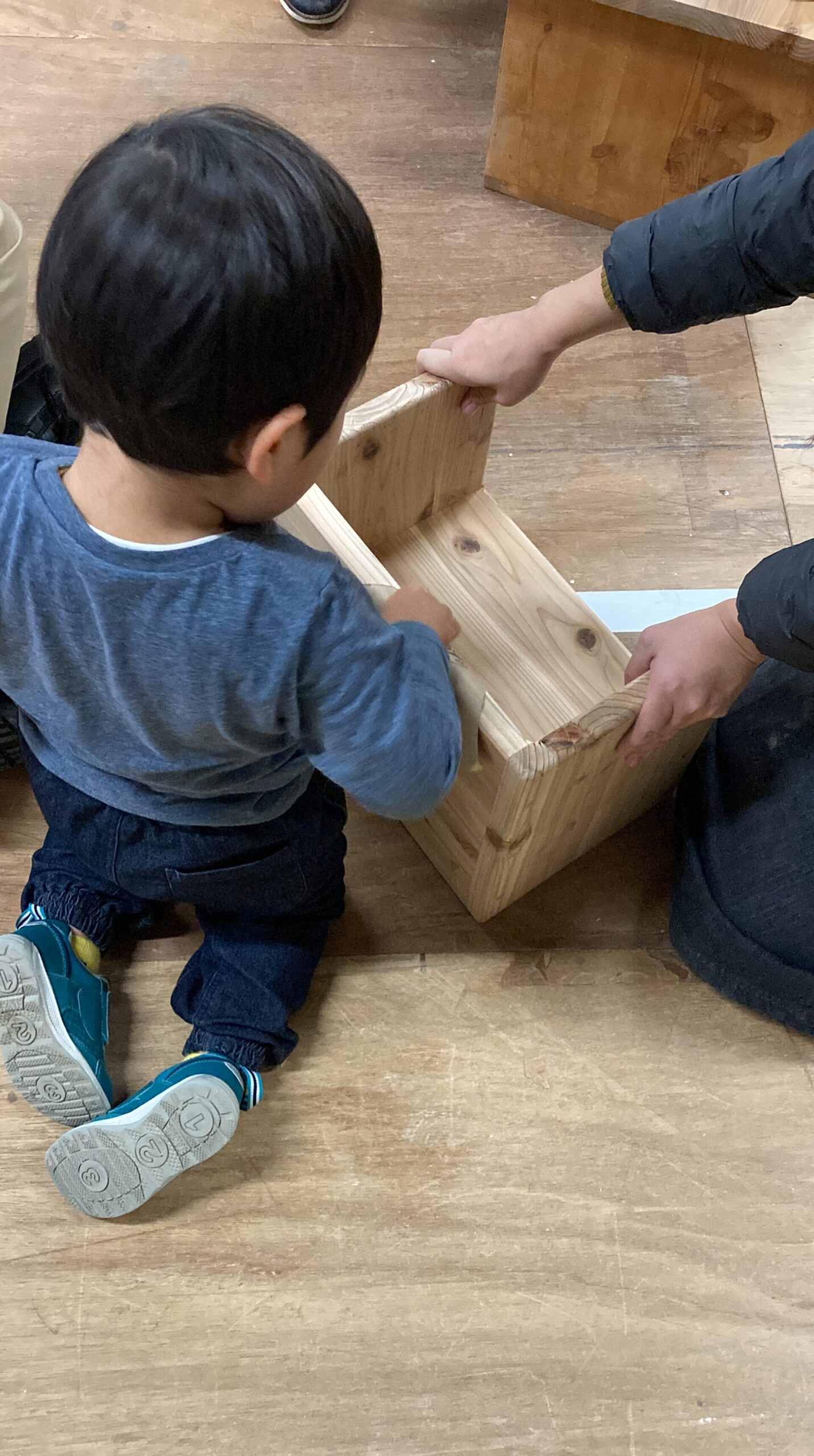リーフアーキテクチャはお子様と木工体験のワークショップを行っています。