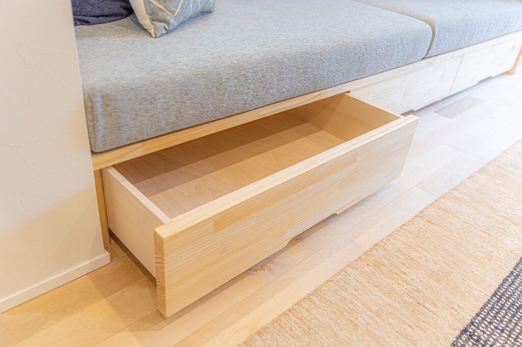 大阪で天然木家具付き住宅は大阪狭山市のリーフアーキテクチャ