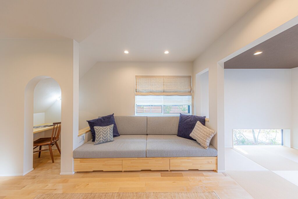 大阪で造作ソファ付き住宅なら大阪狭山市のリーフアーキテクチャ