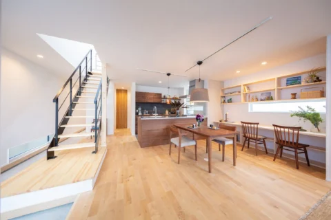 大阪市城東区のリノベーション工事、仕上げ段階です。