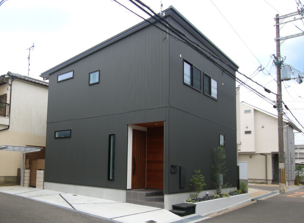 大阪狭山市、河内長野市、富田林市、堺市、和泉市で高気密高断熱でおしゃれな住宅を建てるならリーフアーキテクチャ