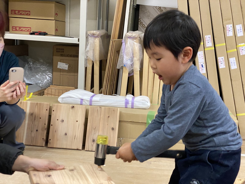 大阪狭山市、河内長野市、堺市、富田林市でお洒落な高性能住宅のリーフアーキテクチャではDIY女子部を開催。キッズチェア製作を行いました。