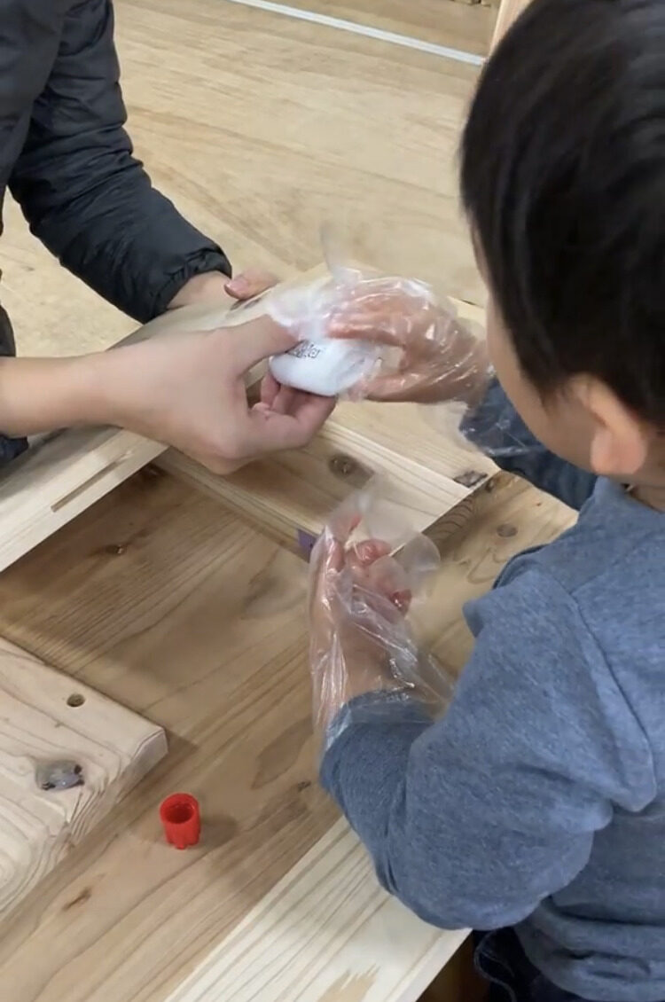 リーフアーキテクチャはお子様と木工体験のワークショップを行っています。