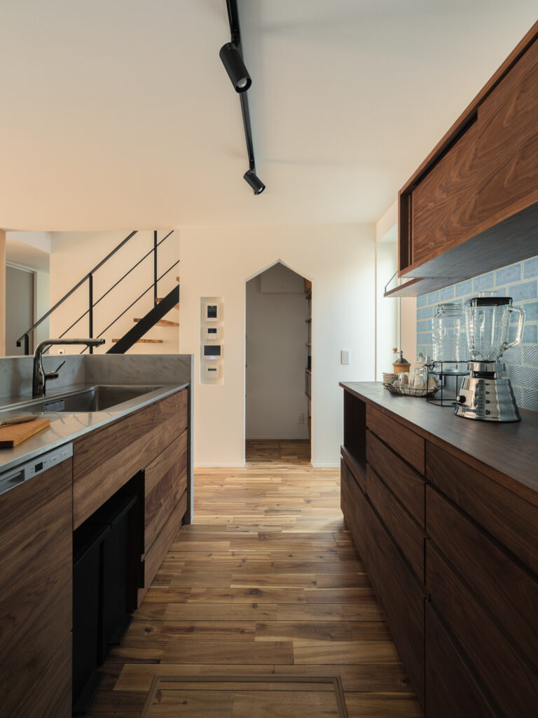 大阪で天然木キッチン付き住宅ならリーフアーキテクチュア