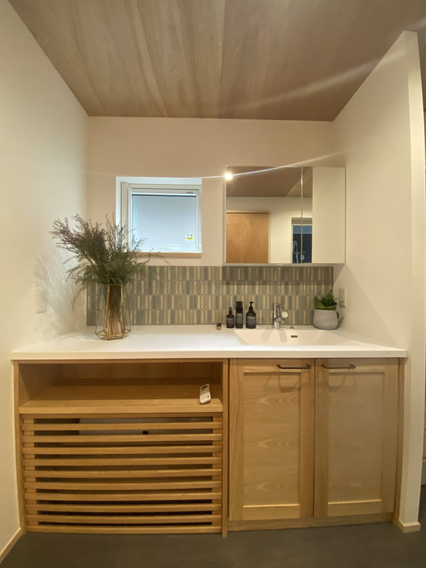 大阪で天然木洗面台ならリーフアーキテクチャ