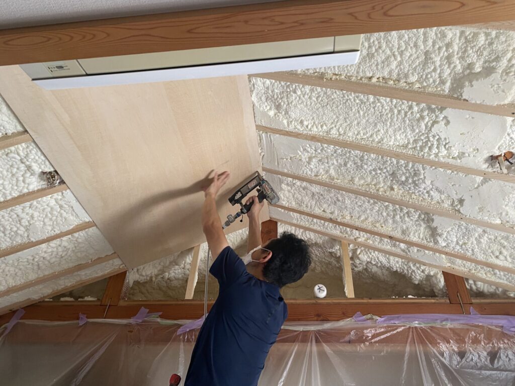 大阪で屋根断熱リフォームはリーフアーキテクチャ