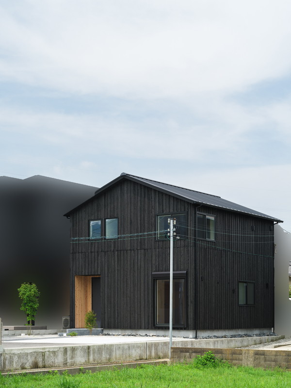 山を眺める家の写真2