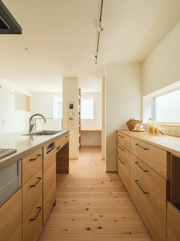 山を眺める家の写真10