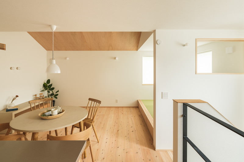 山を眺める家の写真7