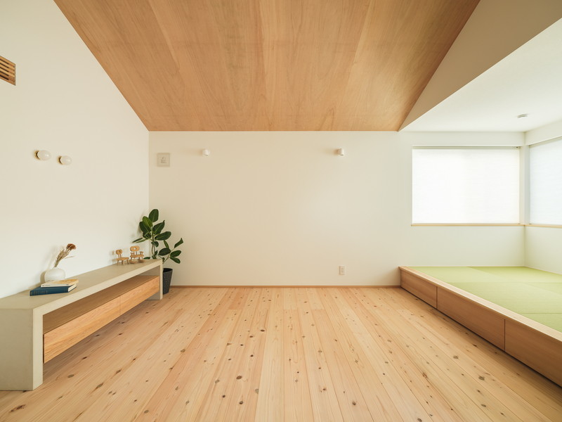 山を眺める家の写真13