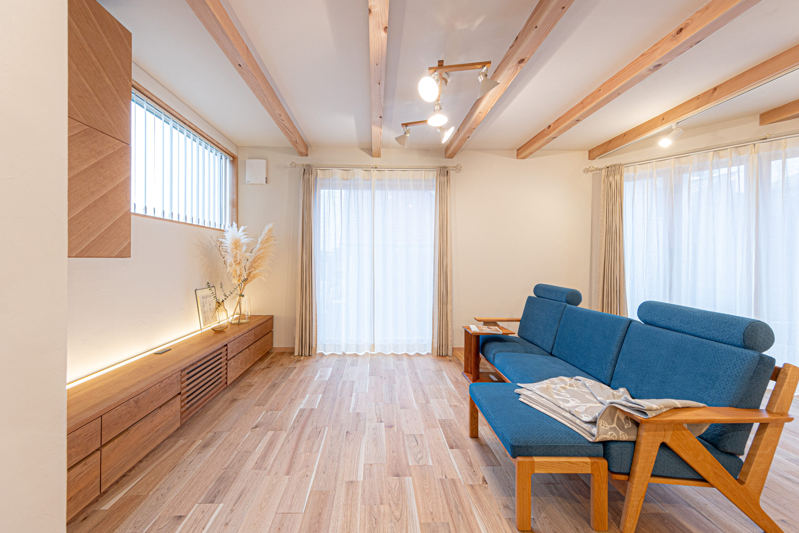 三角屋根の家の写真4