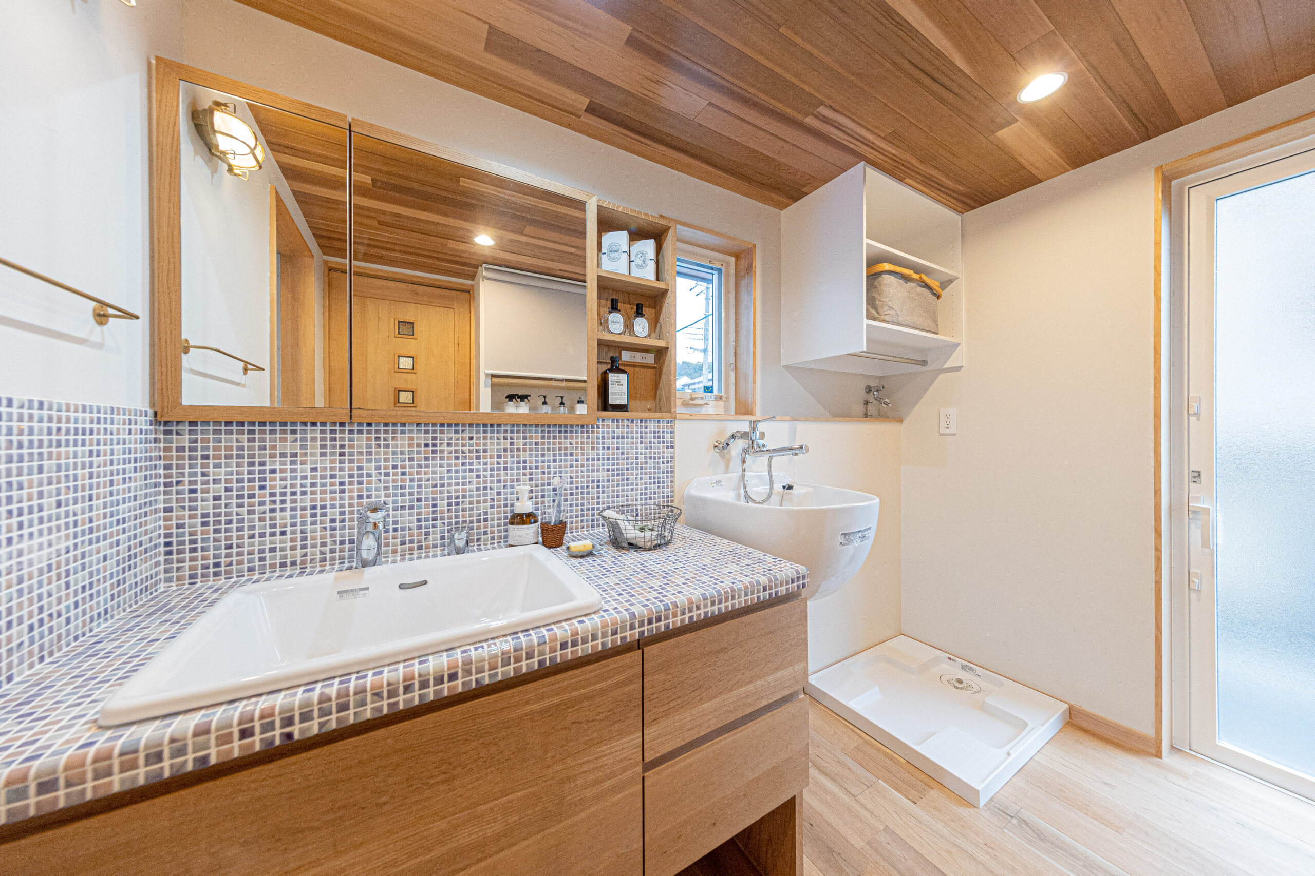 三角屋根の家の写真7