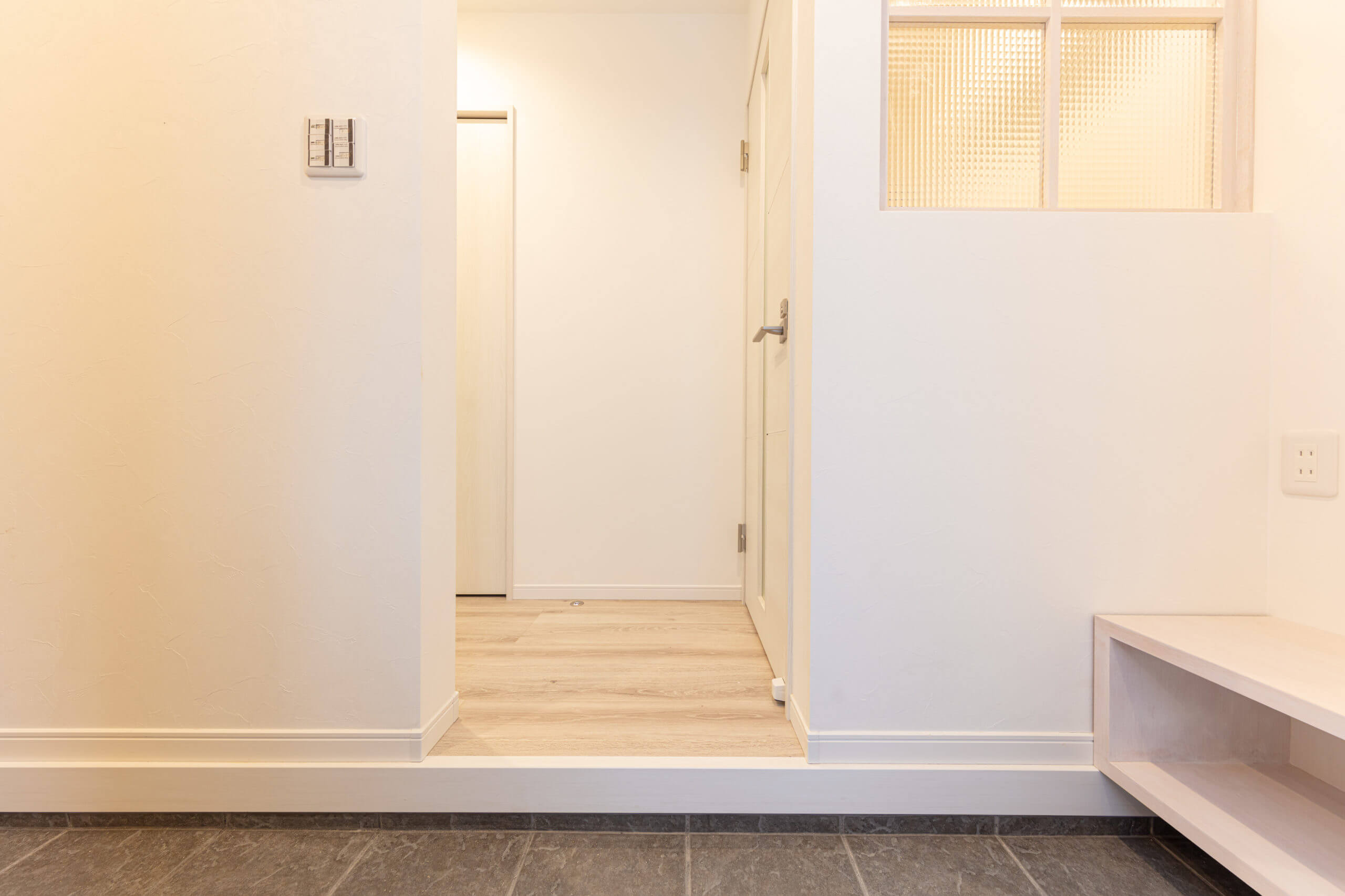 狭小地３階建て路地のある家の写真2