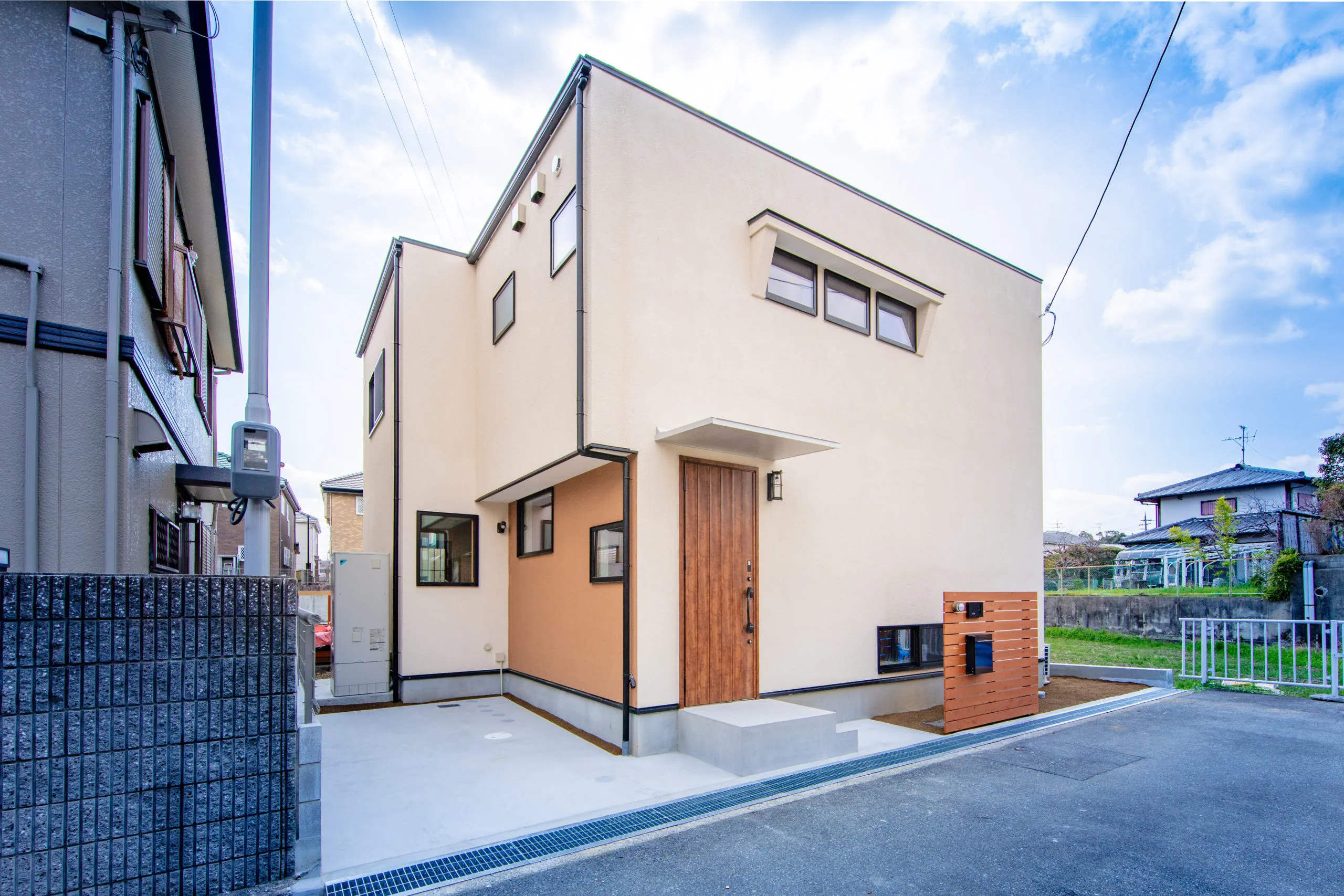 宝塚市の変形狭小地に建てたＺＥＨの家　の写真1