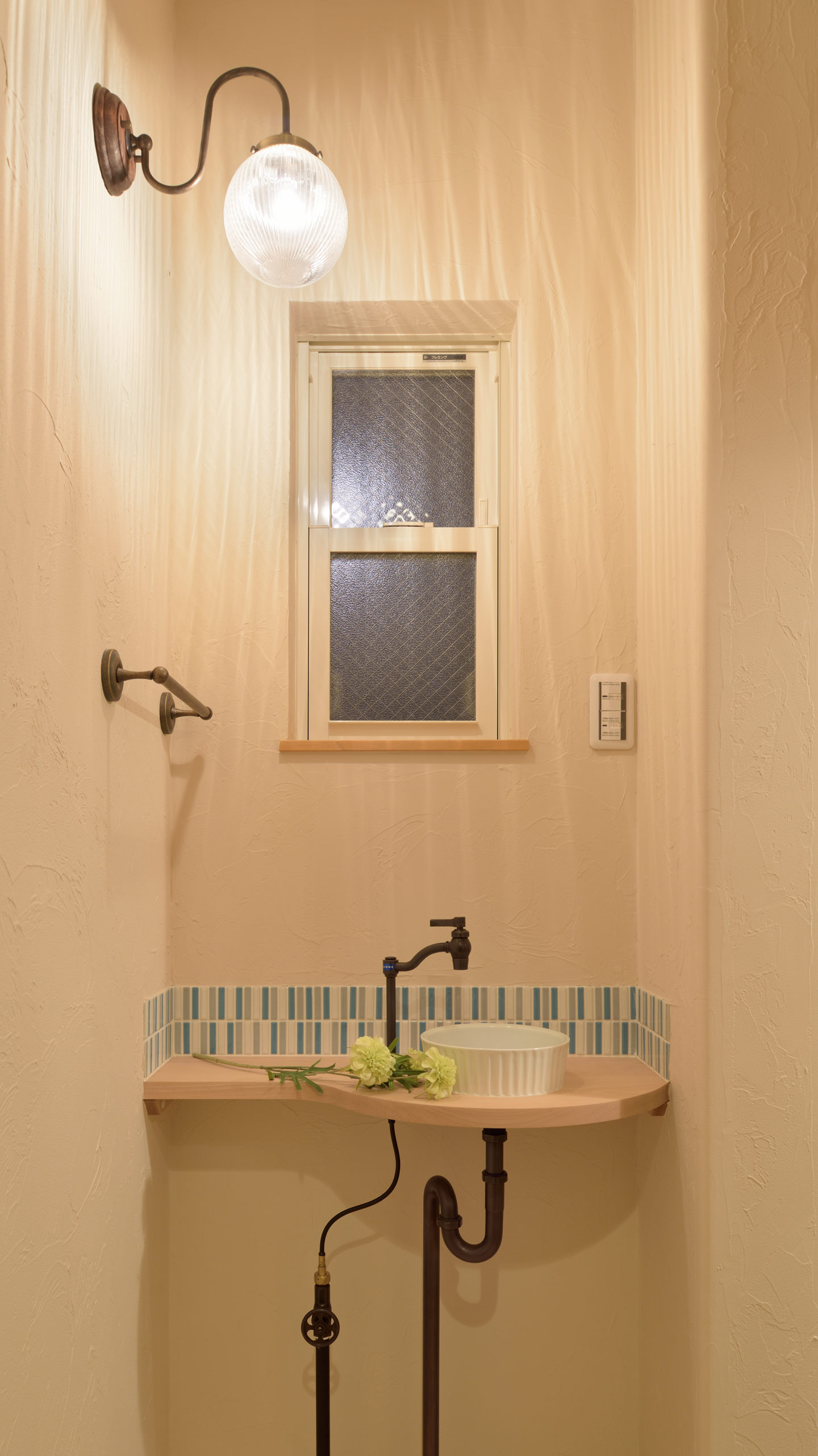 外で過ごしたくなるプライベートテラスのある家の写真12