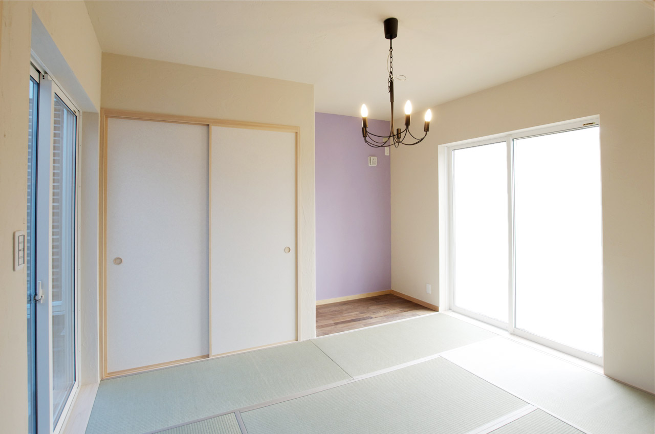 リビングに吹き抜けのある家の写真2