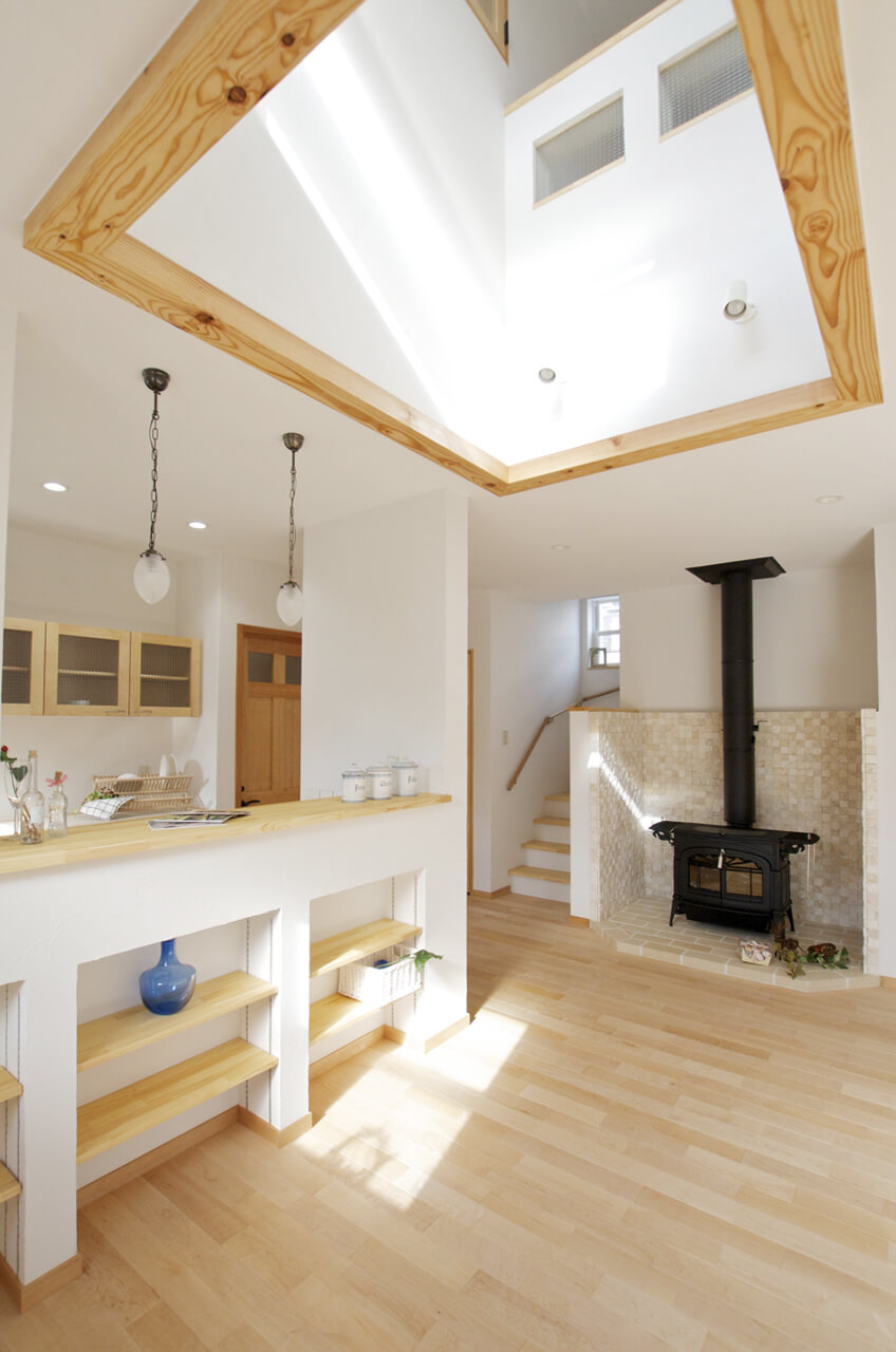 家族の気配を感じる光あふれる家の写真3