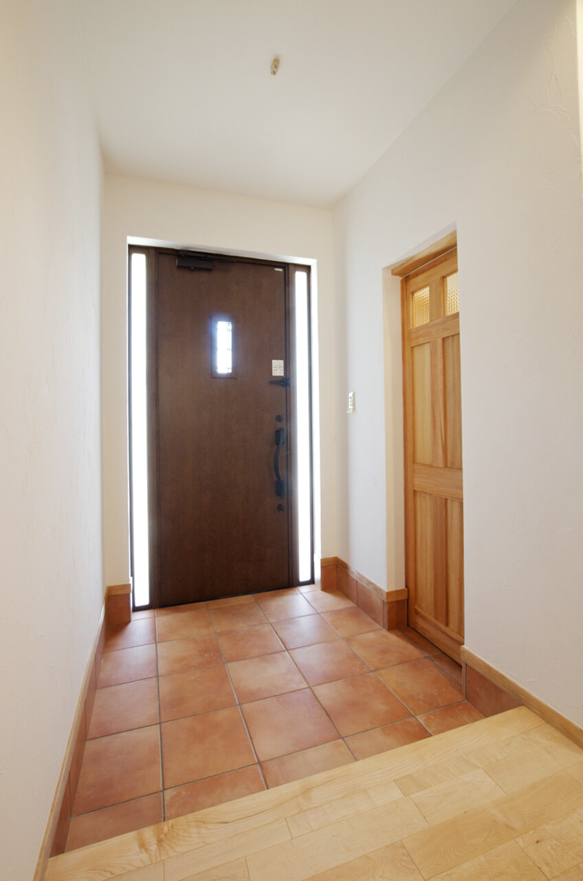 家族の気配を感じる光あふれる家の写真2