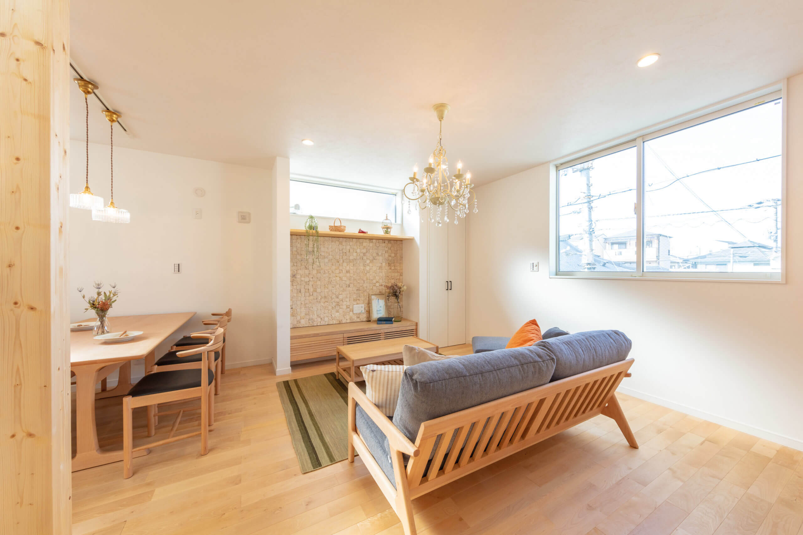 大阪市住吉区に建つ白を基調としたシンプルモダンな家の写真1