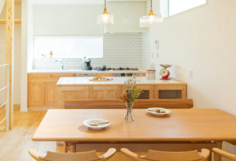 大阪市住吉区に建つ白を基調としたシンプルモダンな家