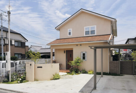 家族の気配を感じる光あふれる家