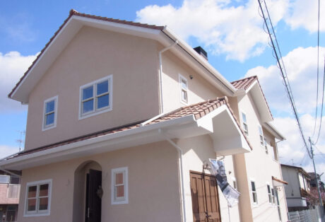 1階と2階でテイストの違う2世帯同居住宅