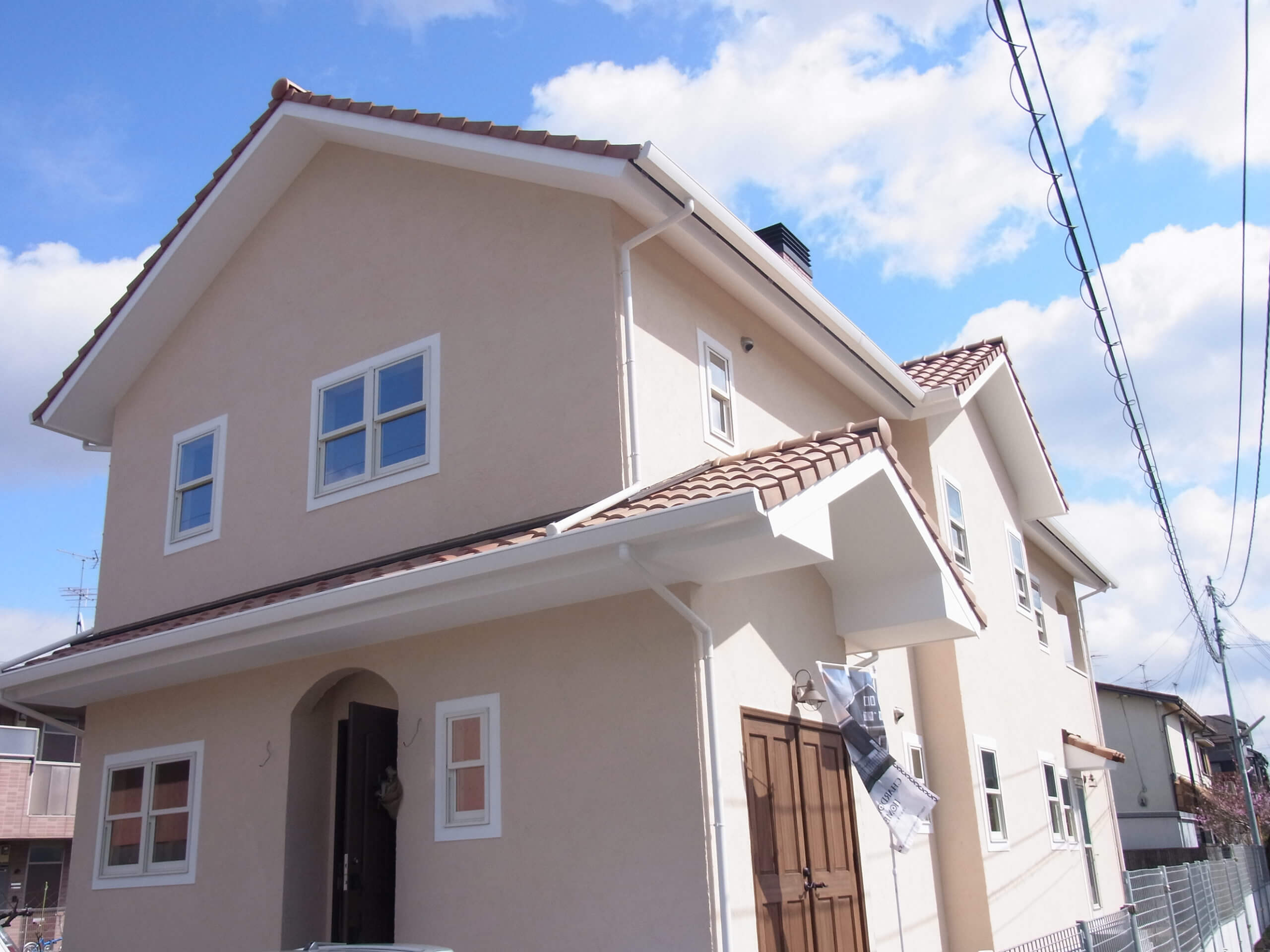 1階と2階でテイストの違う2世帯同居住宅の写真1