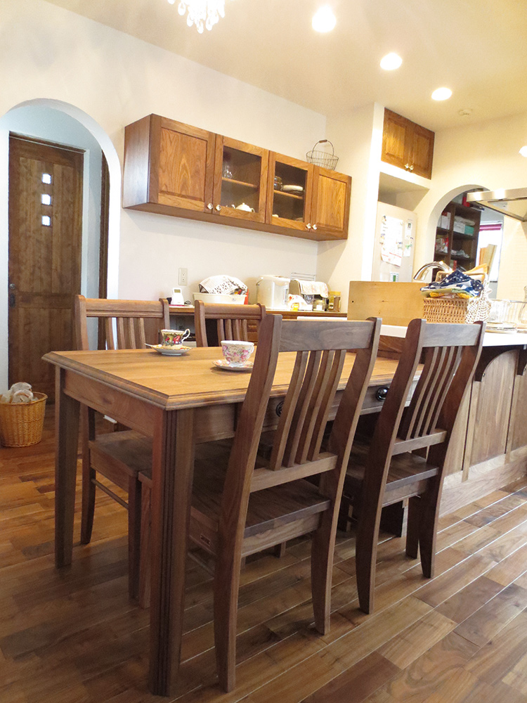 1階と2階でテイストの違う2世帯同居住宅の写真4